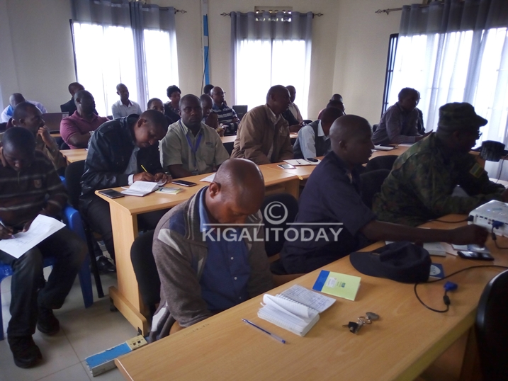 Iri tegeko ryasobanuriwe abayobozi mu Karere ka rutsiro batandukanye ngo nabo bazarimenyeshe abaturage.