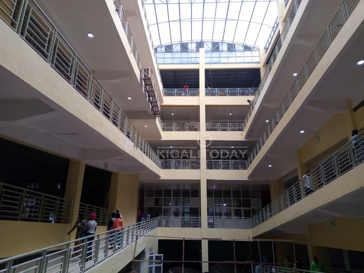 Imbere muri iryo soko ry'i Musanze ni uko haba hasa kumanywa (Photo Jean Pierre Twizeyeyezu)