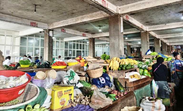 Hari abacururiza mu isoko ry'Ingenzi za Huye binubira kwibwa