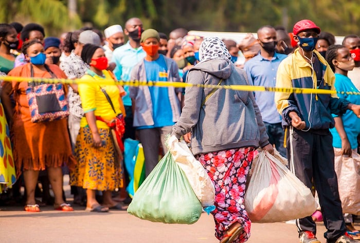 Mu masoko harinjira abantu bakeya bagahaha, barangiza hakinjira abandi