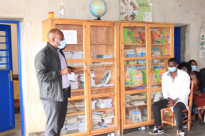 Babafashije kubona ibitabo bikundisha abana umuco wo gusoma