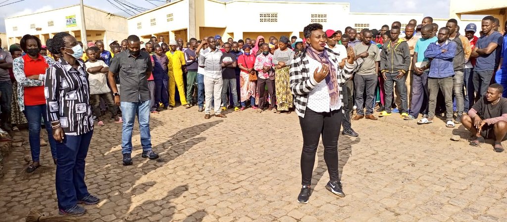 Guverineri Kayitesi yaganirije abaturage ko isuku ikwiye guhera ku muntu ikagenda yagukira ku bandi