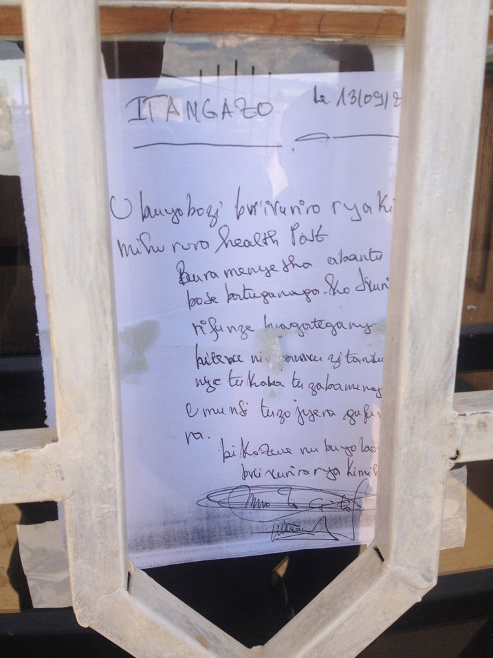 Itangazo ubuyobozi bw'ivururo bwandikiye abaturage babamenyesha ko babaye bafunze.