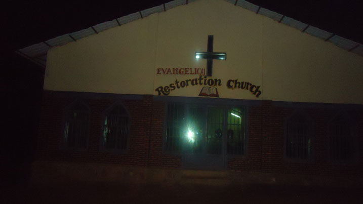 Itorero Restoration Church imiryango yari ifunze.