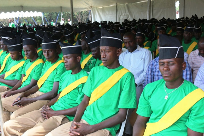 Bamwe mu barangije amasomo ku Kirwa cya Iwawa.