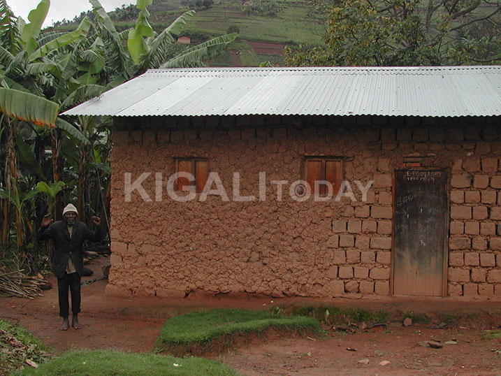 Iyi nzu yayubakiwe na World Vision.