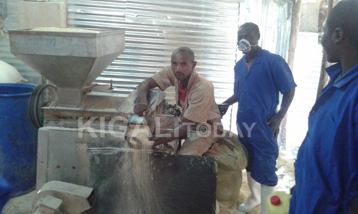 Iyi mashini ngo ikobora ibigori.