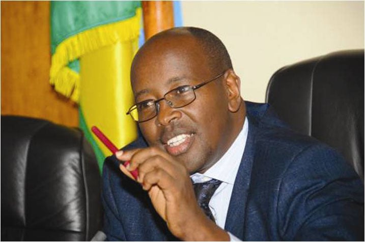 Minisitiri Musona arabeshyuza ko nta gahunda ihari yo gukora impinduka mu miterere y