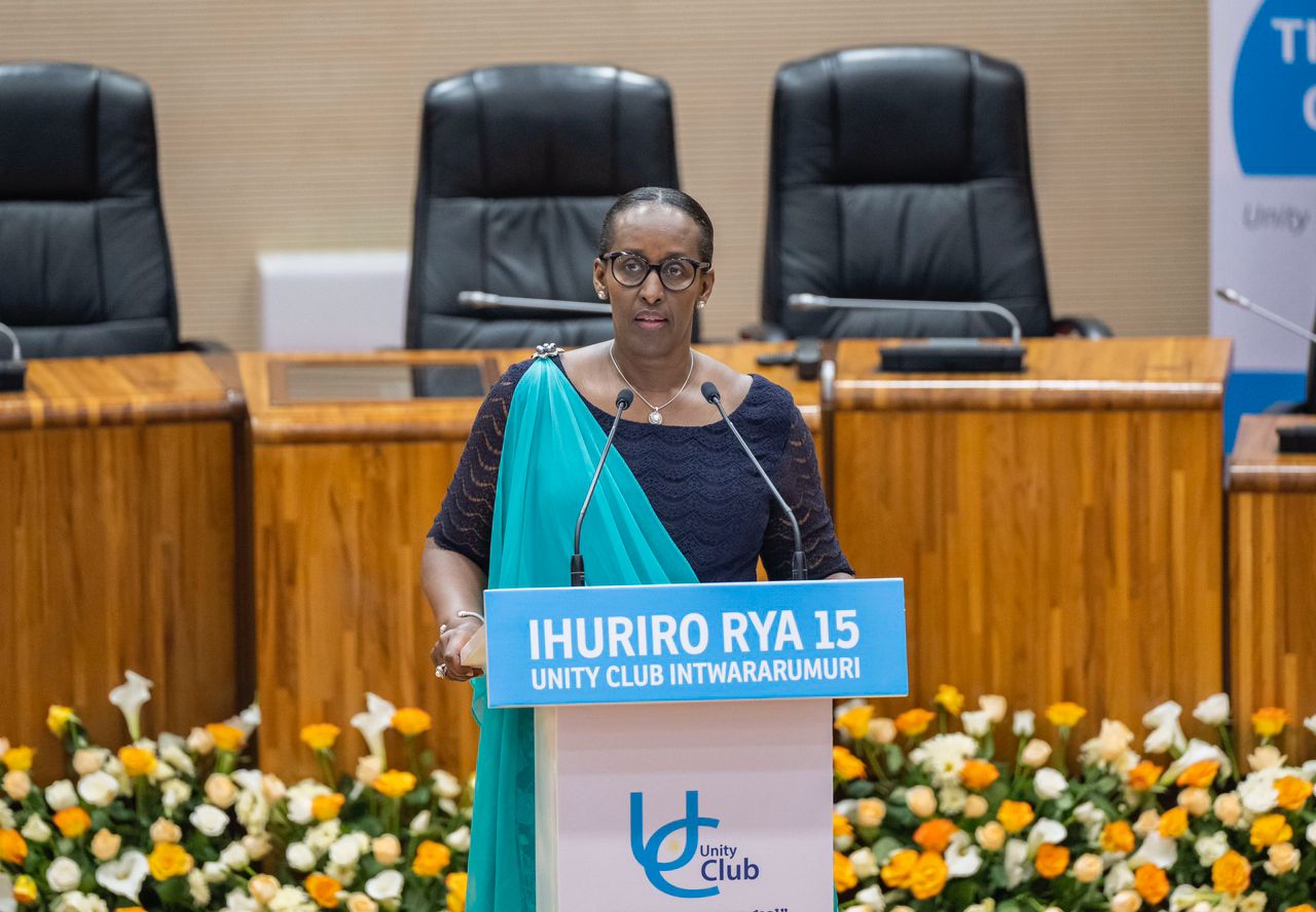 Madamu Jeannette Kagame yashimiye Abarinzi b'Igihango barimo kwizihizwa uyu munsi