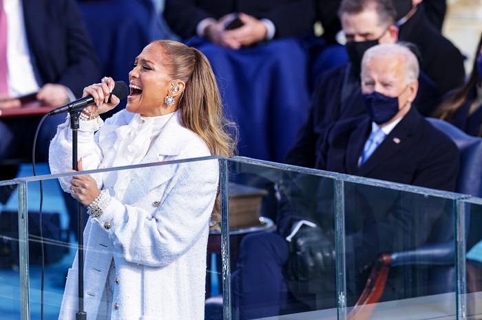 Ubwo Jennifer Lopez yaririmbaga mu birori byo kurahiza Joe Biden