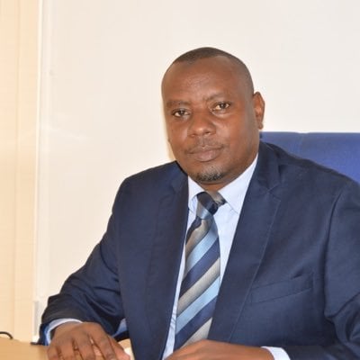 Dr Isaac Munyakazi