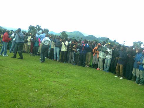 Abaturage bitabiriye ikiganiro cya Minisitiri Kabarebe bafite morale.
