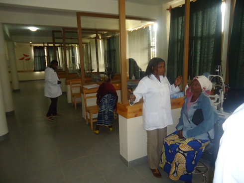Ngo nta kibazo cy'ibikoresho bafite ahubwo abaganga nibo bacye.