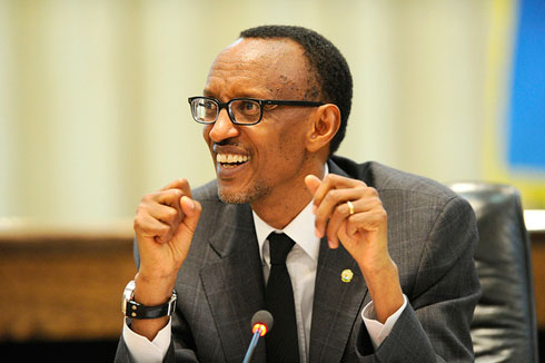 Perezida Kagame asubiza ibibazo by'abanyamakuru mu kiganiro bagiranye kuri uyu wa 15/10/2013.
