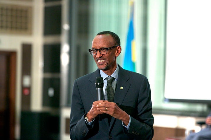 Perezida Kagame yoherereje abanya Singapore ubutumwa bwo kwifatanya na bo mu kababaro.