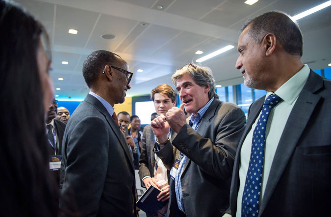 Perezida Kagame asoje ikiganiro yagiranaga n'Umwanditsi mukuru wa Wall Street Journal