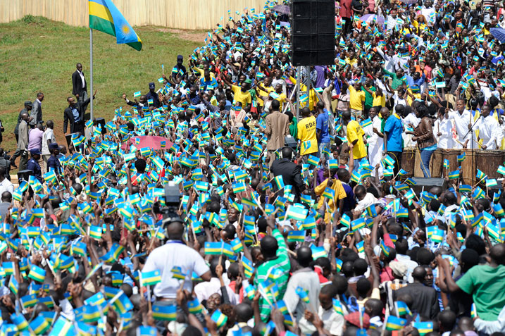 Abaturage ba Gikomero bakiranye ubwuzu Perezida Kagame.