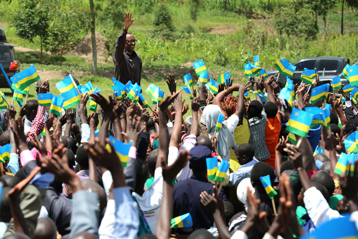 Perezida Kagame asuhuza abaturage mu karere ka Nyagatare tariki 13/11/2014.