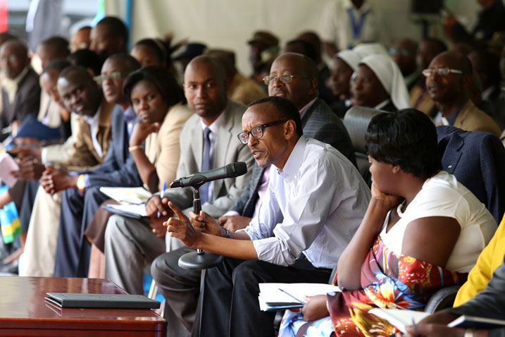 Perezida Kagame aganira n