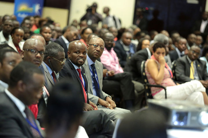 Minisitiri w'urubyiruko n'ikoranabuhanga, Jean Philibert Nsengimana, nawe yitabiriye ibiganiro bya Perezida Kagame mu ihuriro Pan-African Youth Forum.