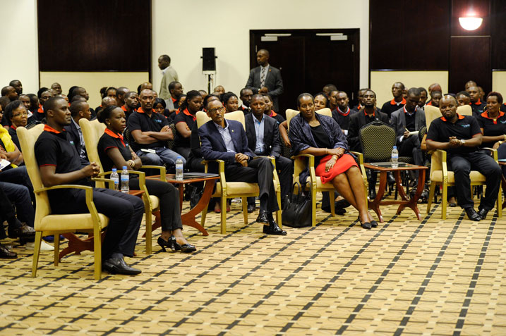 Abatanze ibiganiro mu ihuriro rya Imbuto Foundation na Young Professionals.