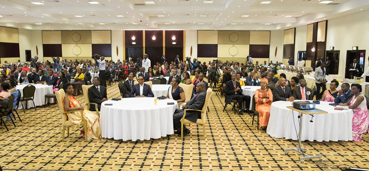 Perezida Kagame n'abandi bayobozi bakuru bitabiriye amasengesho ya Prayer Breakfast.
