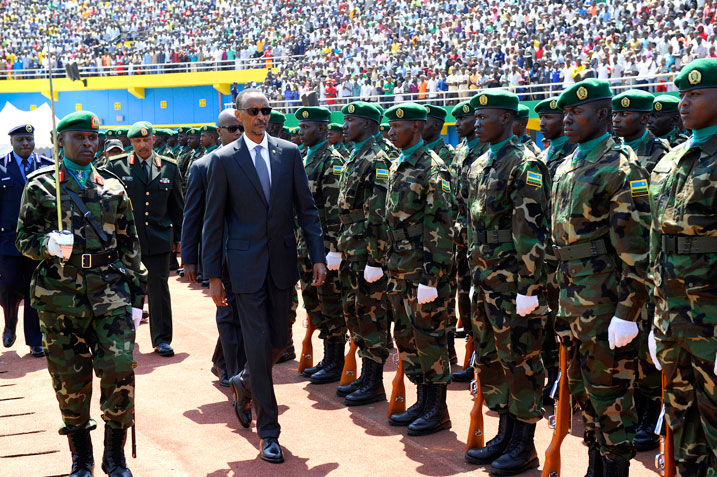 Perezida Kagame ni we mugaba w'ikirenga w'ingabo z'u Rwanda.