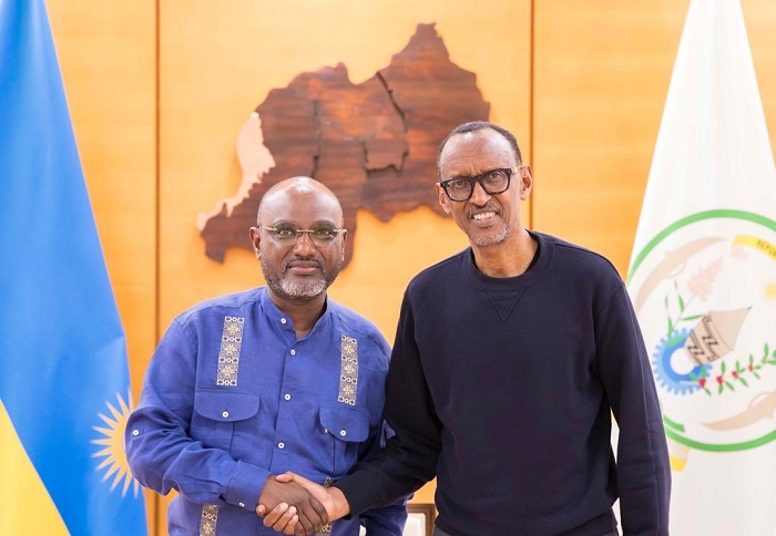 Perezida Kagame aherutse kwakira intumwa ya Uganda yari imuzaniye ubutumwa bwa Museveni butanga icyizere ko umubano w