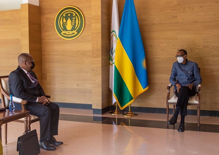 Perezida Kagame aherutse kwakira intumwa ziturutse i Burundi zari zizanye ubutumwa bwa Perezida w