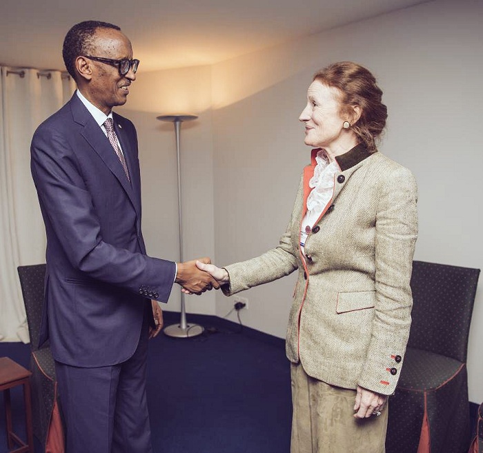 Perezida Kagame aha yari mu biganiro na Henrietta H. Fore bahuriye mu nama yigaga ku bukungu bw'Isi yari yabereye i Davos mu Busuwisi muri Kamena 2018 (Ifoto: Village Urugwiro)