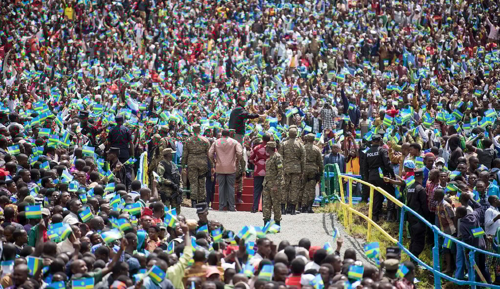 Ibihumbi by'abaturage bo mu turere twa Musanze na Nyabihu bateraniye i Busogo baganira n'umukuru w'Igihugu