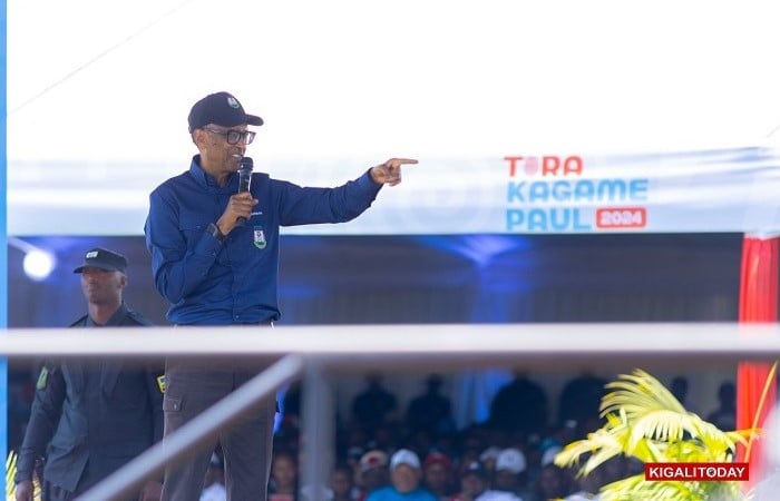 Perezida Kagame yasabye abitabira ibikorwa byo kwiyamamaza kwirinda impanuka