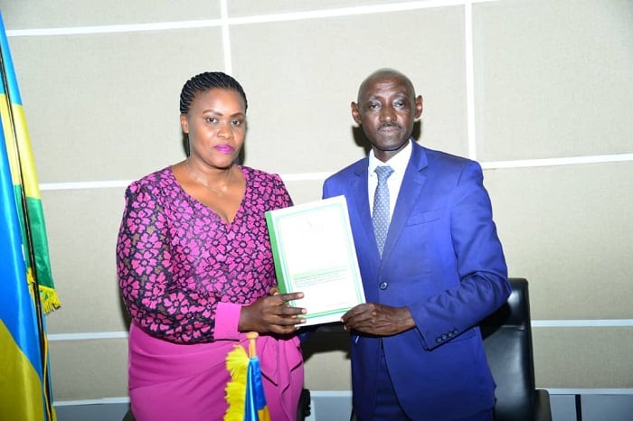 Uwayoboraga Kicukiro, Baingana Emmanuel yakoze ihererekanyabubasha n'uwamusimbuye, Umutesi Solange