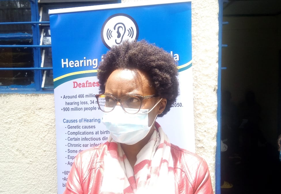 Dr Kaitesi wa Humanhood Clinics araburira abantu batarinda amatwi yabo urusaku, ko bashobora gukurizamo ubumuga