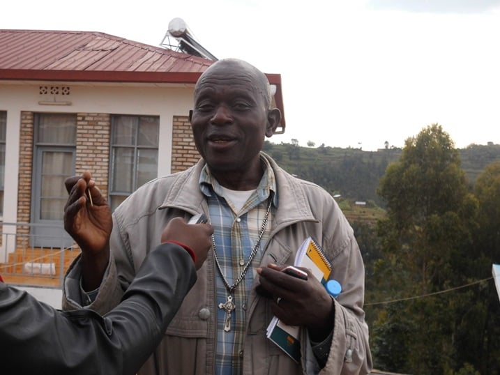 Kamanzi Jean Marie Vianney, utwara imodoka y'akarere ni umwe mu bashima gahunda ya Ndi umunyarwanda.