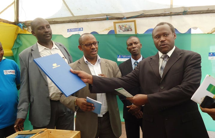 Dr Uzziel Ndagijimana avuga ko abanyarwanda begerejwe amahirwe yo kwizigamira.