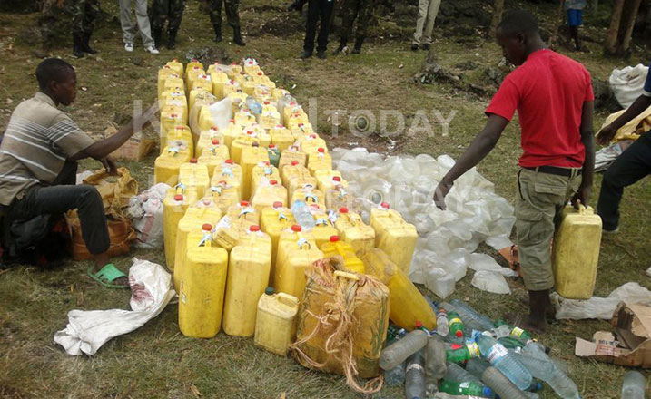 Kanyanga bayikura muri Uganda iri mu majerekani, mu mashashi cyangwa mu ducupa tw'amazi.