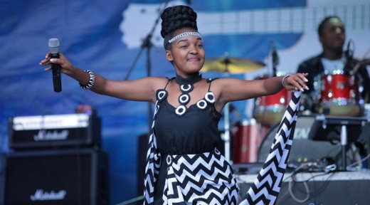 Clarisse karasira avuga ko Umuganura ari igihe cyo gusuzuma no guhigira kwiteza imbere