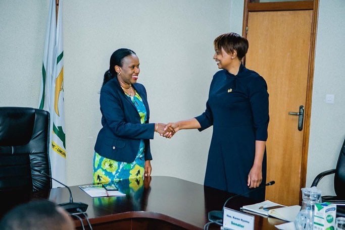 Senateri Karen Nyamu yanaganiriye na Minisitiri w