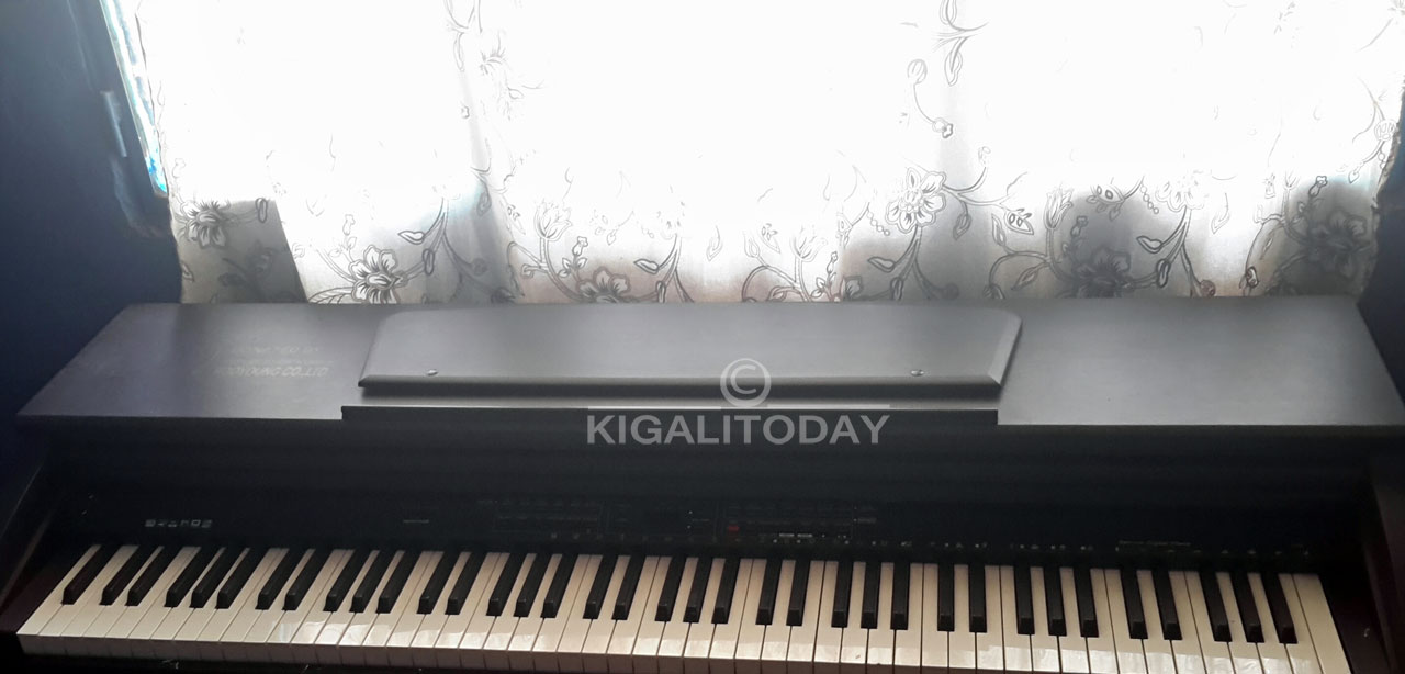 Harimo n'ibikoresho bya Muzika bahawe nk'impano ariko nanubu ntibiratangira kubyazwa umusaruro