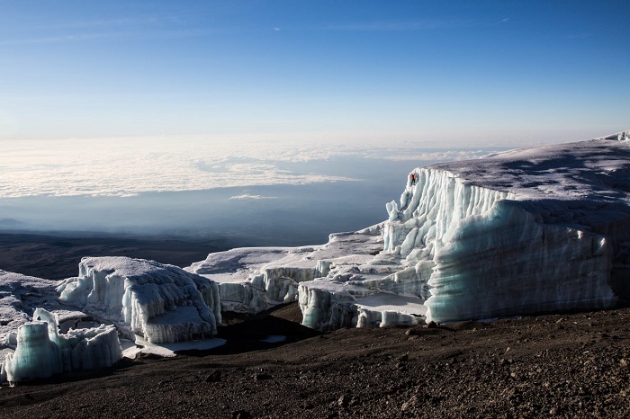 Ibibuye by'urubura byo kuri Kilimanjaro ngo birimo gushonga byihuta ku buryo bihangayikishije