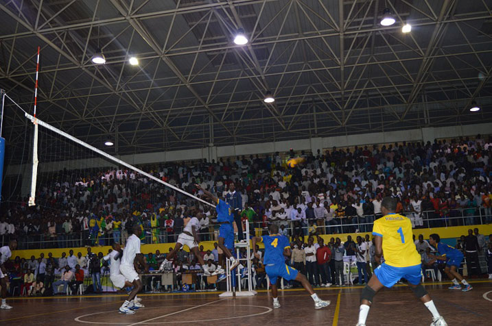 Dusabimana Vincent (Gasongo) yabujije imipira myinshi y'abanya kenya kugera mu gice cy'ikipe y'u Rwanda