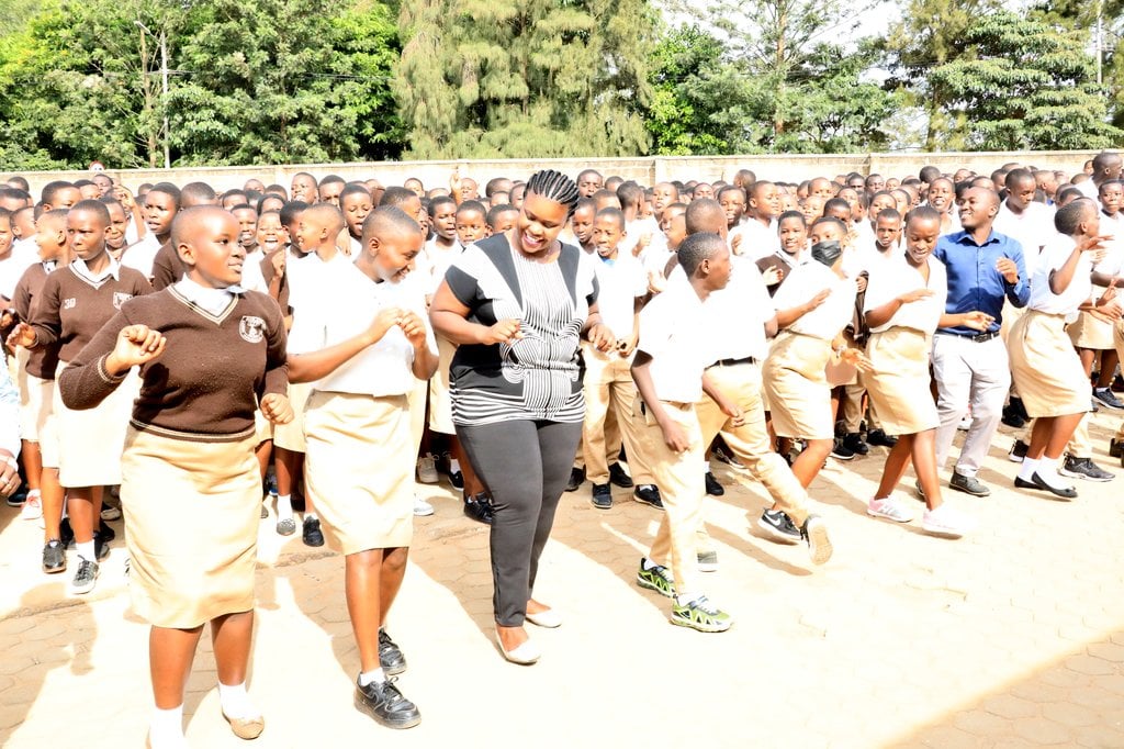 Bagize n'umwanya wo gusabana bacinya akadiho