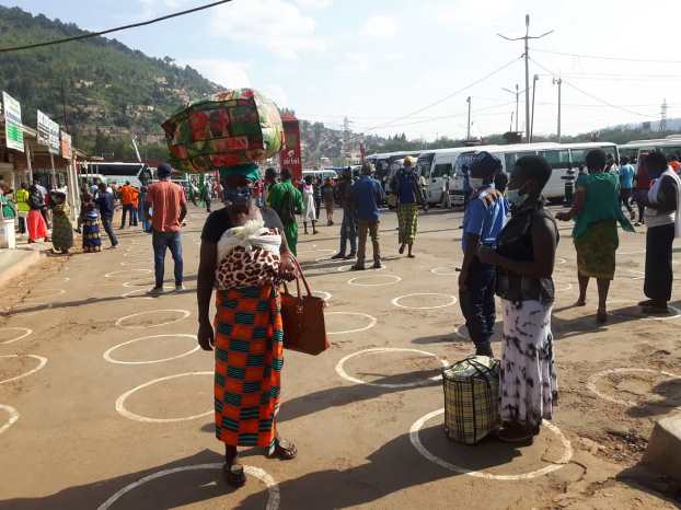 Nyuma y'isubukurwa ry'ingendo hari abavuga ko batazi uburyo baza gusubiza ibintu mu buryo mu ngo zabo