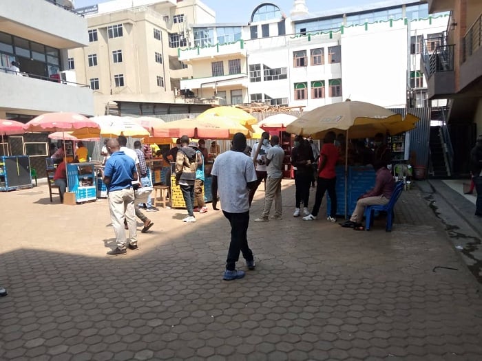 Kumva batasubiza abakiriya inyuma bituma abacuruzi barenga ku mabwiriza yo kwirinda Covid-19 