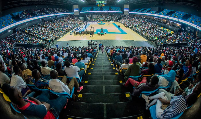 Kigali Arena ni inyubako inogeye ijisho, abafana bicaramo batuje kandi yujuje ibyangombwa byose ngo yakire amarushanwa mpuzamahanga