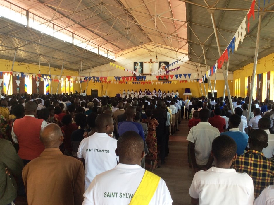 Kiliziya iba yuzuye abaje kwibuka Padiri Bourguet