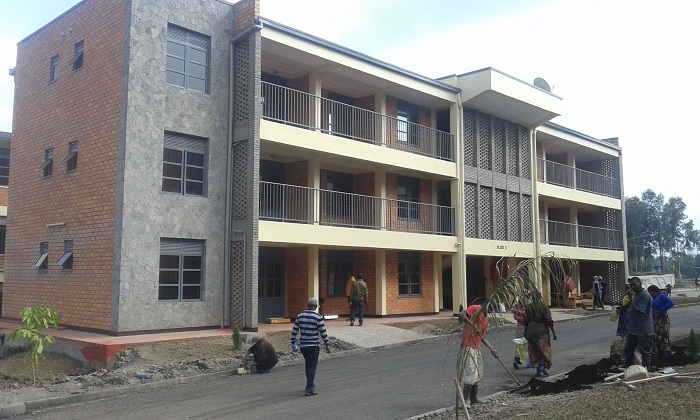 Bahawe inzu zihenze kurusha izo babagamo