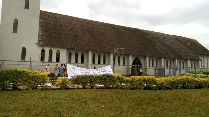 Kiriziya ya paruwasi ya Mubuga yaguyemo abenshi mu nizrakarengane zishyiguye mu rwibutso rwa Mubuga.