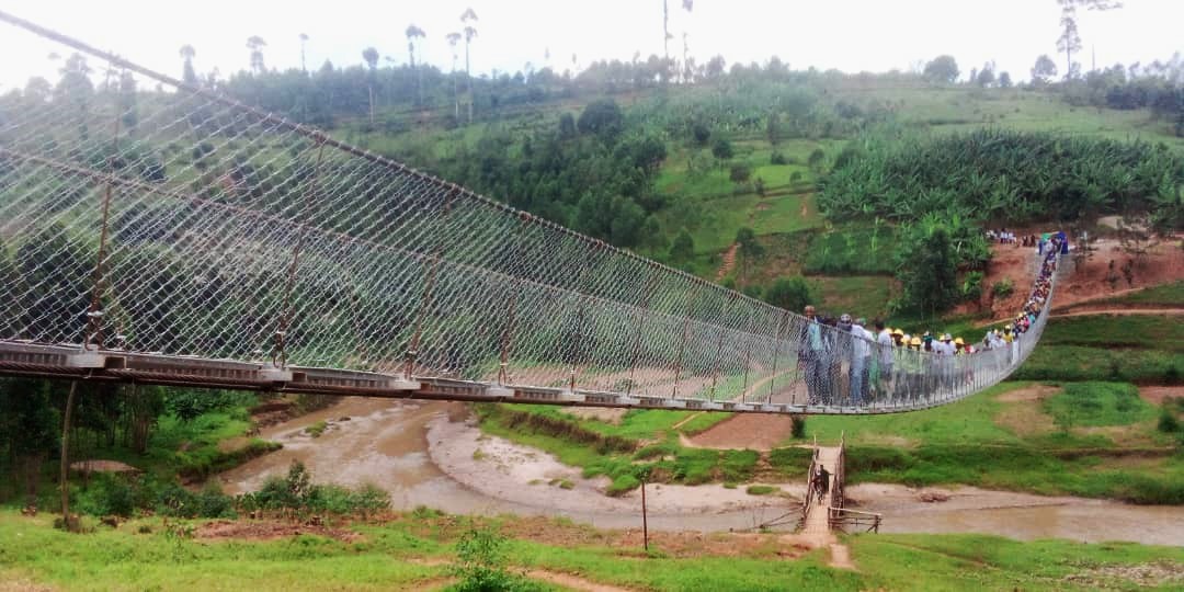 Bishimiye ko iki kiraro kizatuma umugezi wa Kiryango utongera kwica abawambuka imvura yaguye